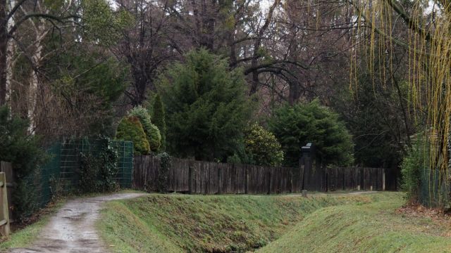 Am Striesener Friedhof: