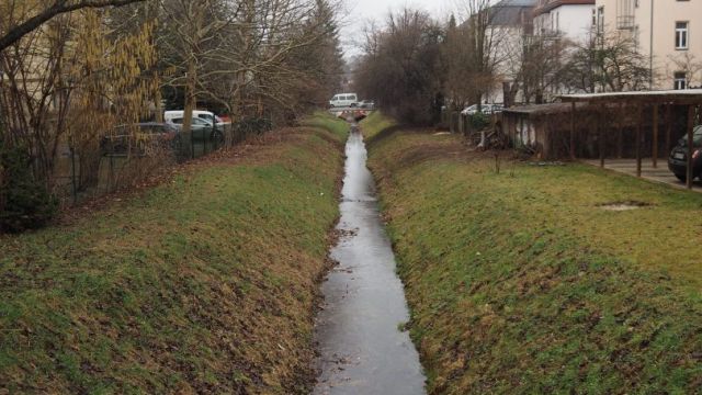 Einmal umdrehen: Blick von der Wittenberger Straße auf die Augsburger Straße.