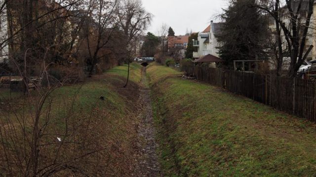 Und so geht es auch zwischen Eisenacher Straße und Niederwaldstraße weiter.